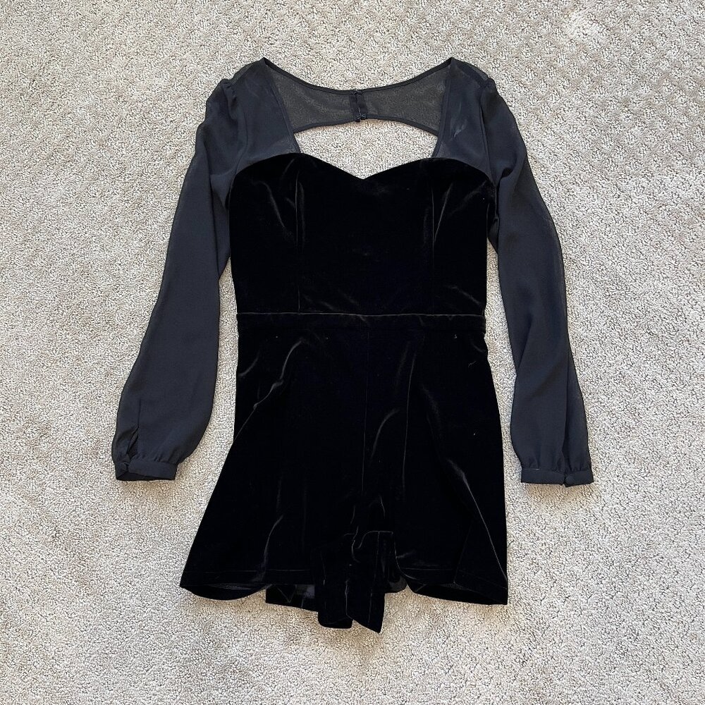 Topshop Romper Black Velvet Sheer Long Sleeves Sweetheart Neckline Size 6